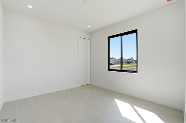 509 NE 25th ST, Cape Coral, FL 33909