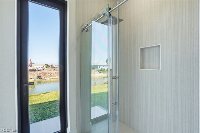 509 NE 25th ST, Cape Coral, FL 33909