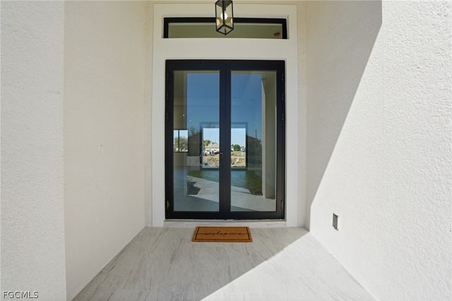 509 NE 25th ST, Cape Coral, FL 33909