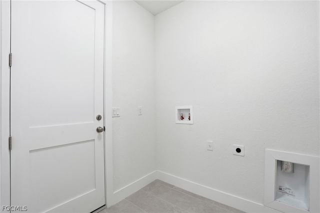 509 NE 25th ST, Cape Coral, FL 33909