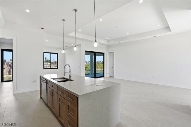 509 NE 25th ST, Cape Coral, FL 33909