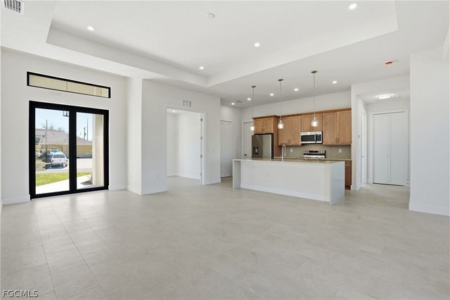 509 NE 25th ST, Cape Coral, FL 33909