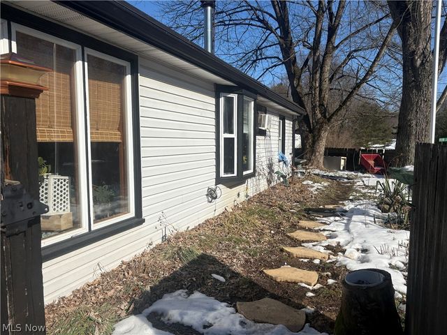 2039 Vesper Road SW, Carrollton, OH 44615