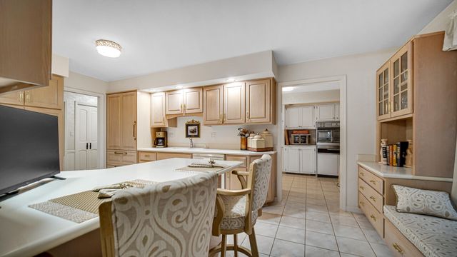 2255 Bordeaux Walk A2, Highland, IN 46322