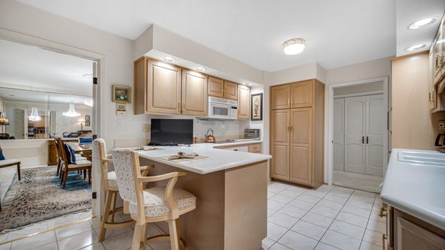 2255 Bordeaux Walk A2, Highland, IN 46322