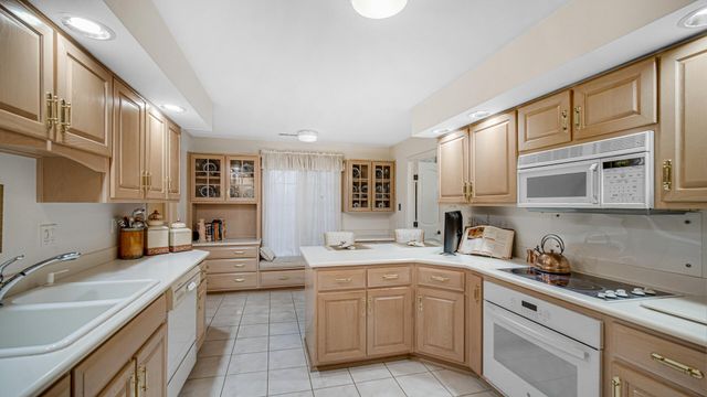 2255 Bordeaux Walk A2, Highland, IN 46322