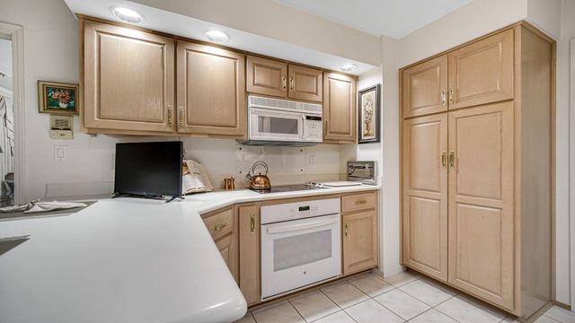 2255 Bordeaux Walk A2, Highland, IN 46322