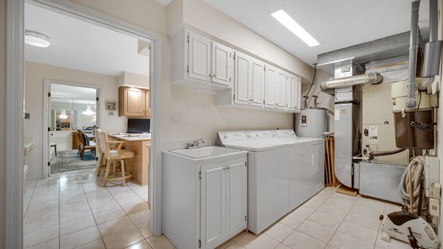 2255 Bordeaux Walk A2, Highland, IN 46322