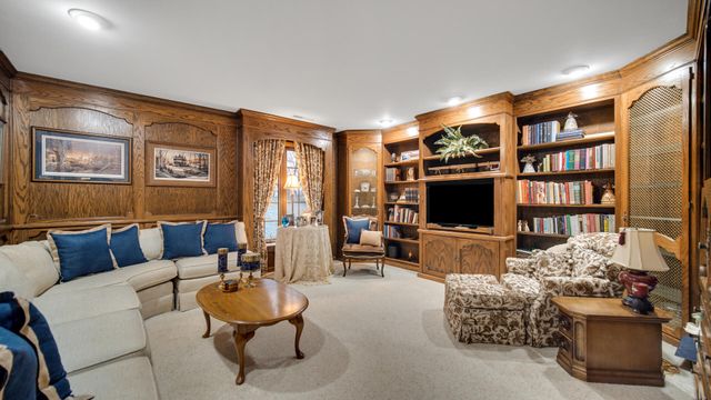 2255 Bordeaux Walk A2, Highland, IN 46322