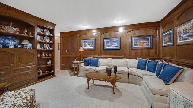 2255 Bordeaux Walk A2, Highland, IN 46322