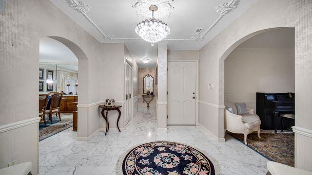 2255 Bordeaux Walk A2, Highland, IN 46322