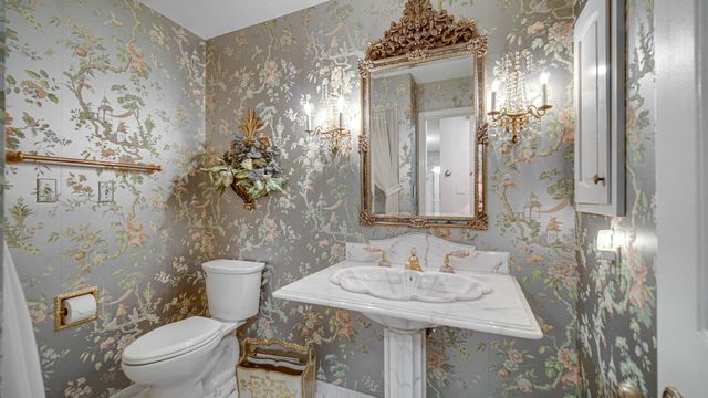 2255 Bordeaux Walk A2, Highland, IN 46322