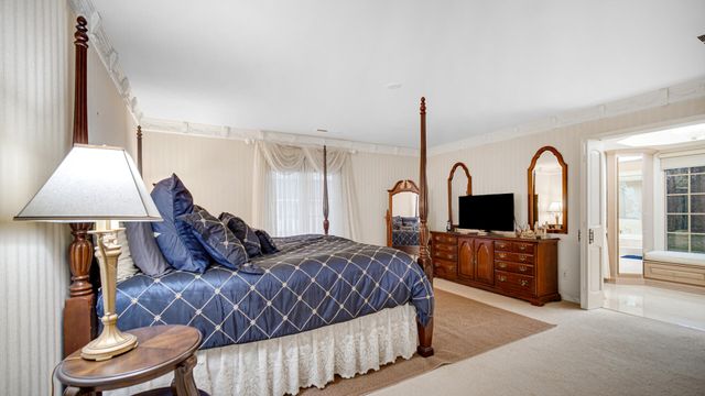 2255 Bordeaux Walk A2, Highland, IN 46322