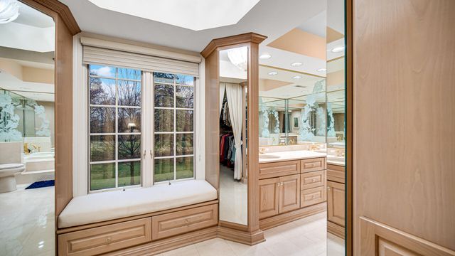 2255 Bordeaux Walk A2, Highland, IN 46322