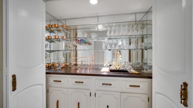 2255 Bordeaux Walk A2, Highland, IN 46322