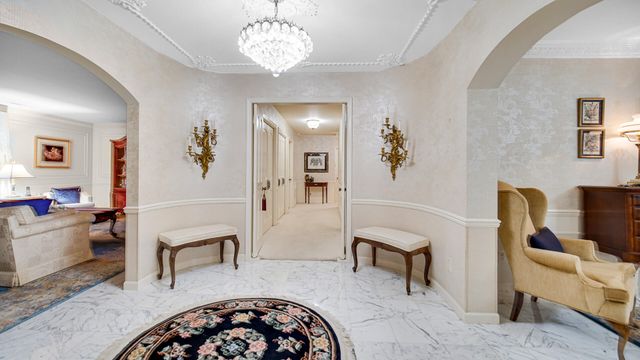 2255 Bordeaux Walk A2, Highland, IN 46322