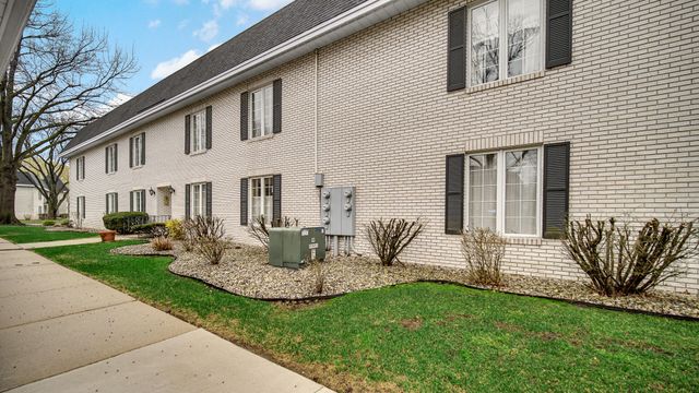 2255 Bordeaux Walk A2, Highland, IN 46322