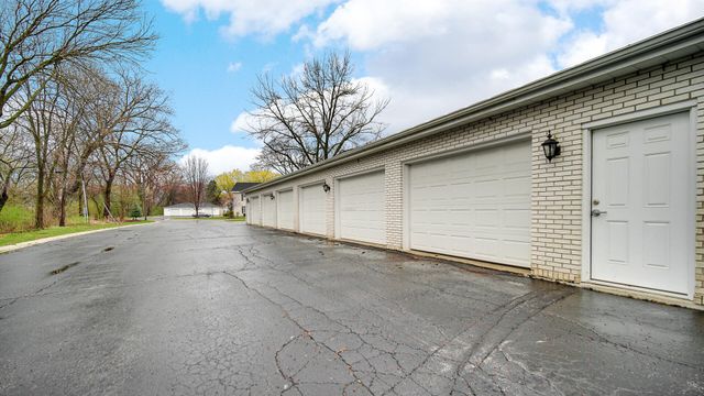 2255 Bordeaux Walk A2, Highland, IN 46322