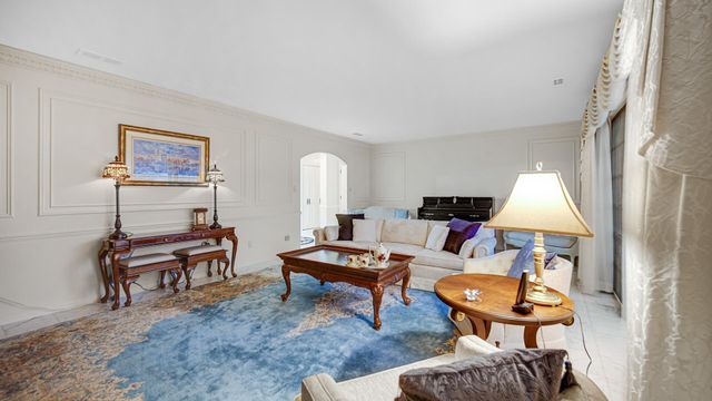 2255 Bordeaux Walk A2, Highland, IN 46322