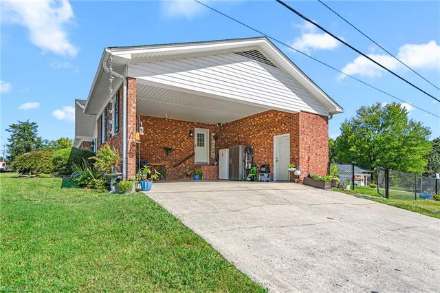 3870 Old Highway 29, Thomasville, NC 27360