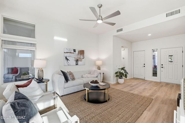 13941 N Trade Winds Way, Oro Valley, AZ 85755