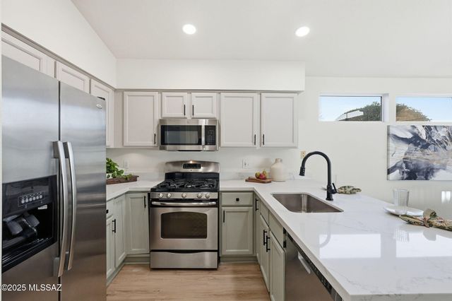 13941 N Trade Winds Way, Oro Valley, AZ 85755