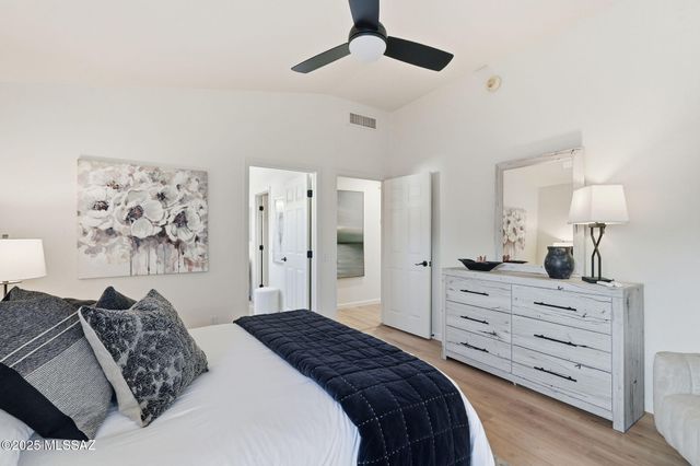 13941 N Trade Winds Way, Oro Valley, AZ 85755