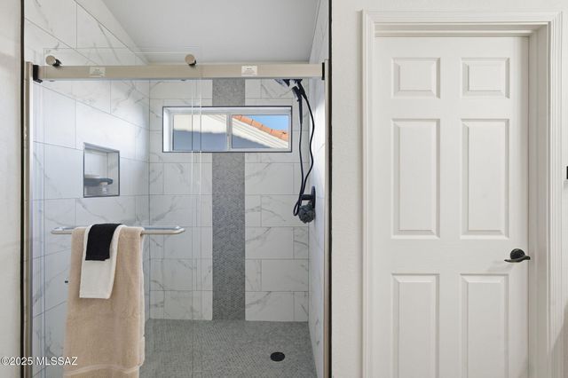 13941 N Trade Winds Way, Oro Valley, AZ 85755