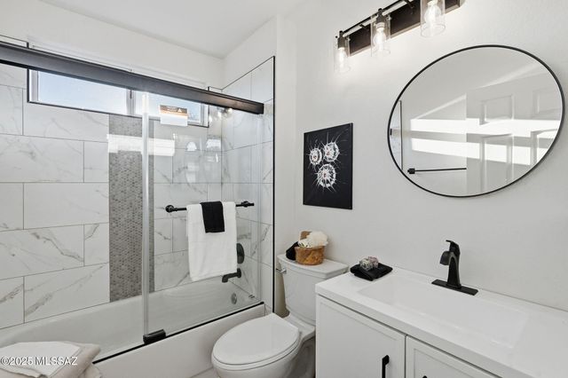 13941 N Trade Winds Way, Oro Valley, AZ 85755