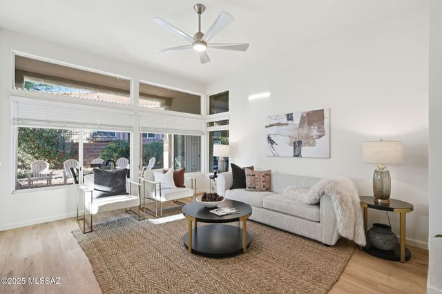 13941 N Trade Winds Way, Oro Valley, AZ 85755