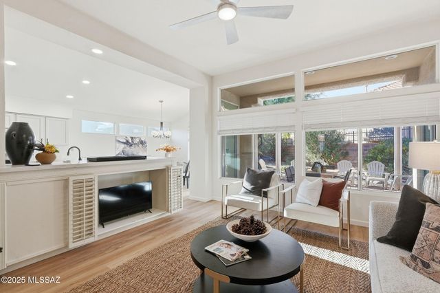 13941 N Trade Winds Way, Oro Valley, AZ 85755