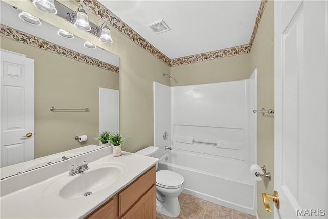 114 Pine Trail Drive 8, Lake St Louis, MO 63367