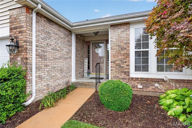 114 Pine Trail Drive 8, Lake St Louis, MO 63367