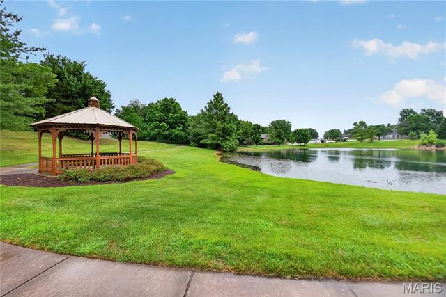 114 Pine Trail Drive 8, Lake St Louis, MO 63367
