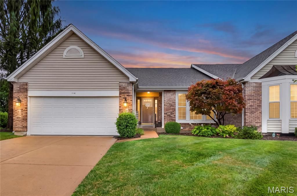 114 Pine Trail Drive 8, Lake St Louis, MO 63367