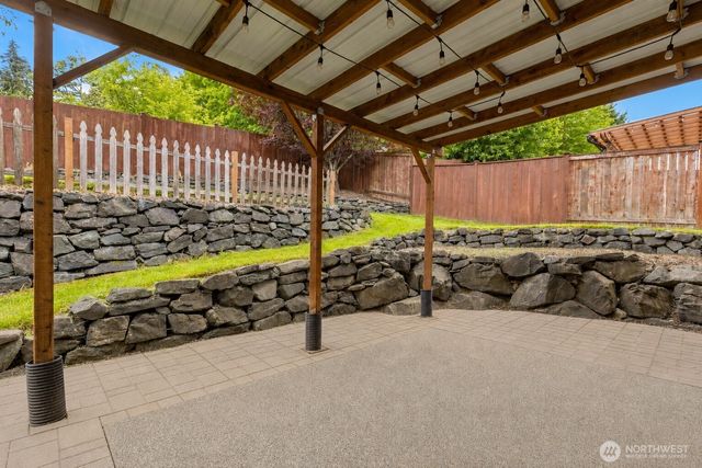912 25th Avenue SW, Puyallup, WA 98373