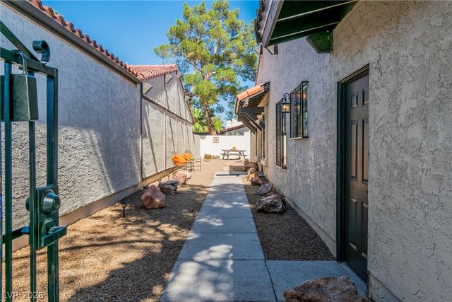 4214 Whippoorwill Circle, Las Vegas, NV 89121