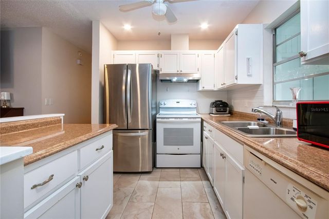 2228 GREENHAVEN DRIVE 384, Sun City Center, FL 33573