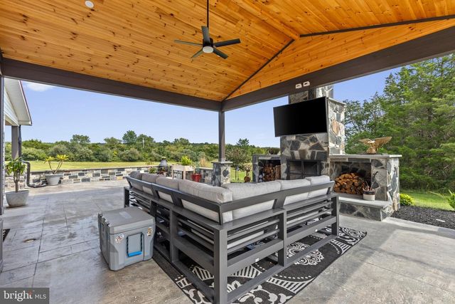 50 ROLLING VALLEY LN, Front Royal, VA 22630