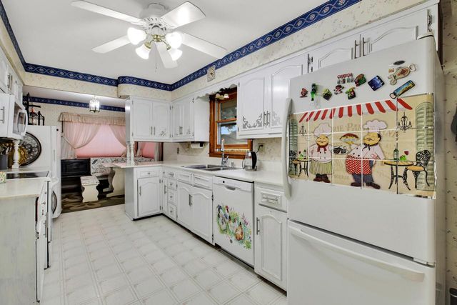 3446 Stratford AVENUE, Racine, WI 53402