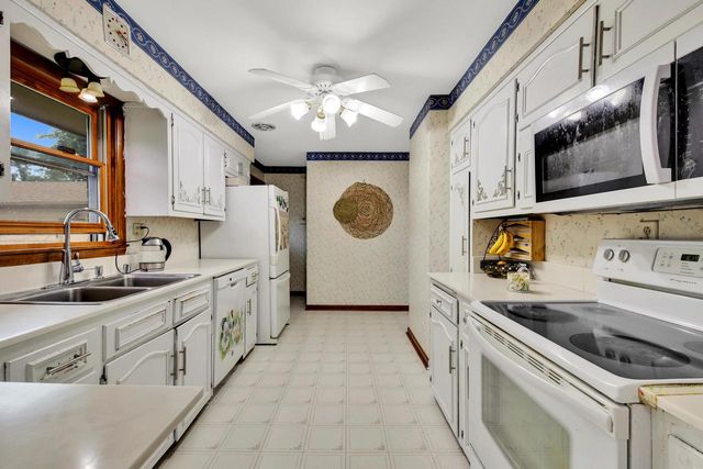 3446 Stratford AVENUE, Racine, WI 53402