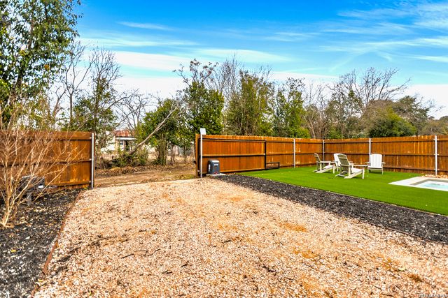 603 Graham, Boerne, TX 78006