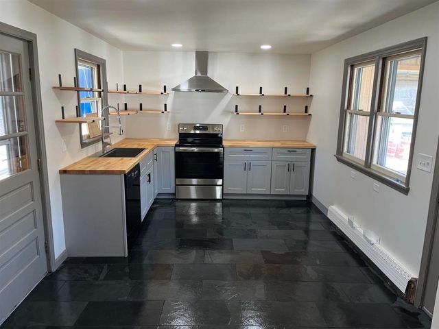 33 Gibbs Street, Proctor, VT 05675