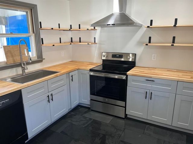 33 Gibbs Street, Proctor, VT 05675