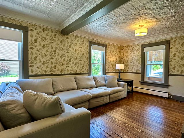 33 Gibbs Street, Proctor, VT 05675