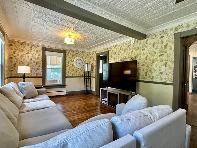 33 Gibbs Street, Proctor, VT 05675