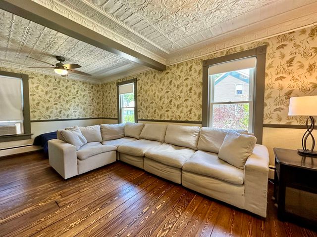 33 Gibbs Street, Proctor, VT 05675