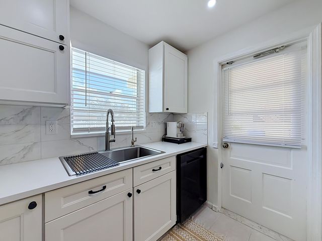 2121 NE 68TH Street 109, Fort Lauderdale, FL 33308