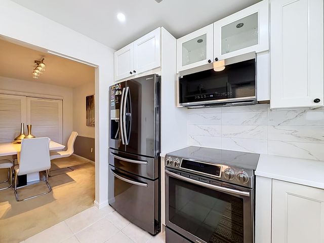 2121 NE 68TH Street 109, Fort Lauderdale, FL 33308