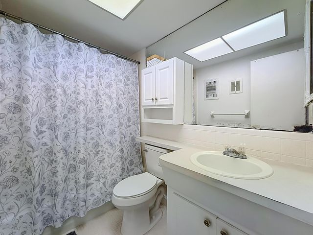 2121 NE 68TH Street 109, Fort Lauderdale, FL 33308